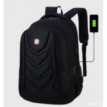 'תיק גב בצבע שחור עם מקום למחשב נייד בגודל עד "15.6 אינץ