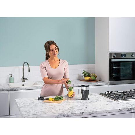 Блендер с двумя чашами для шейков, коктейлей и смузи . Фитнес-блендер Nutri Ninja 700W QB3001EUS