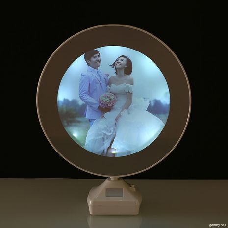 Косметологическое зеркало. 10x / Десятикратное увеличение. Поворот на 360 градусов. Подсветка LED. Присоска на кафель, стекло или другую гладкую поверхность.