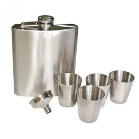 סט ג'נטלמן. שח + 4 כוסות ובקבוק עשוי פלדה.